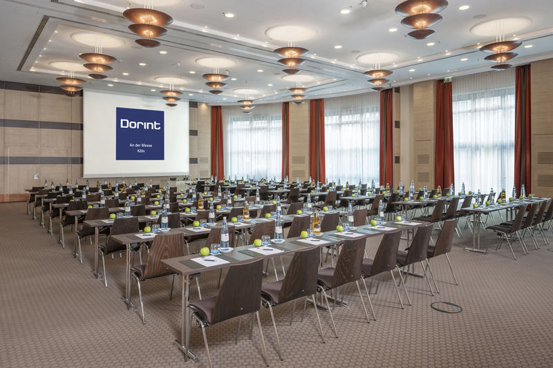 Hotel Dorint An Der Messe Koeln Exterior foto